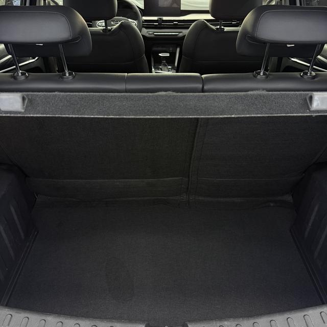 Geely Emgrand X3 2021, фото 16