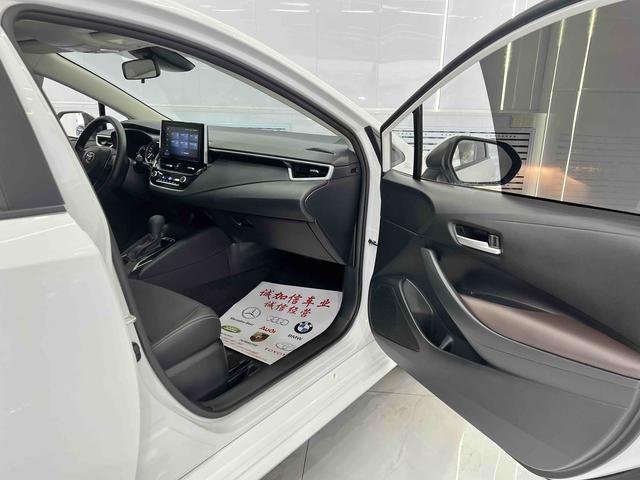 Toyota Corolla 2023, фото 16