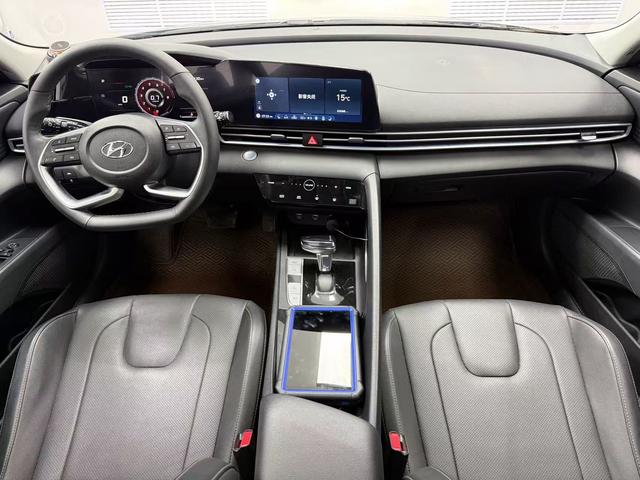 Hyundai Elantra 2022, фото 8