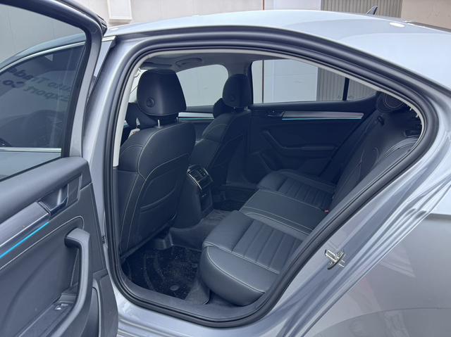 Skoda Superb 2023, фото 17