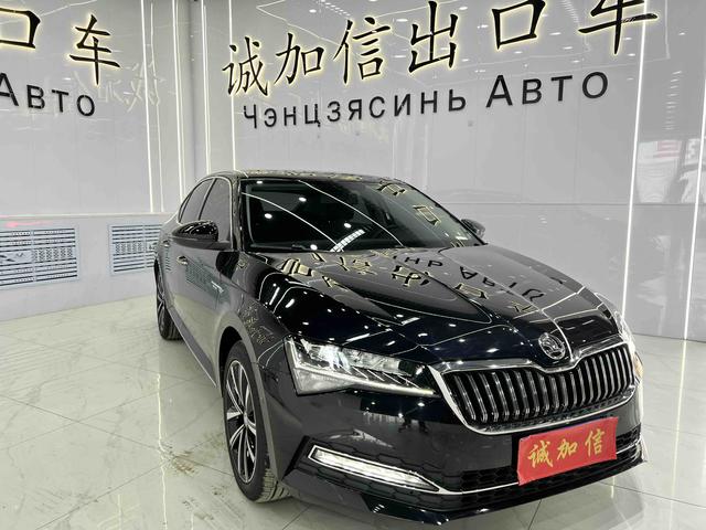 Skoda Superb 2023, фото 3