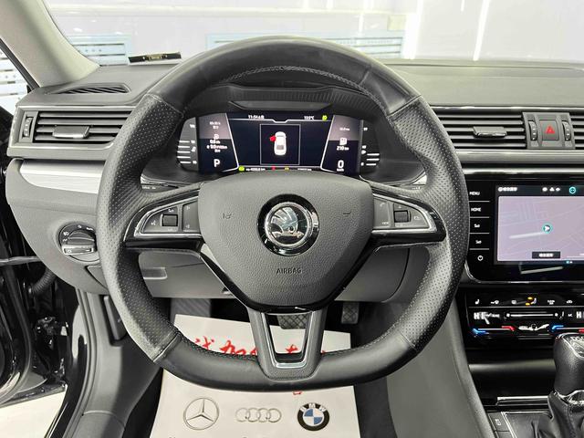Skoda Superb 2023, фото 9