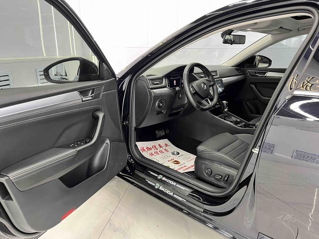 Skoda Superb 2023, фото 12