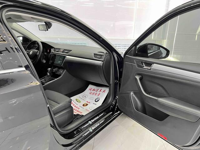 Skoda Superb 2023, фото 15