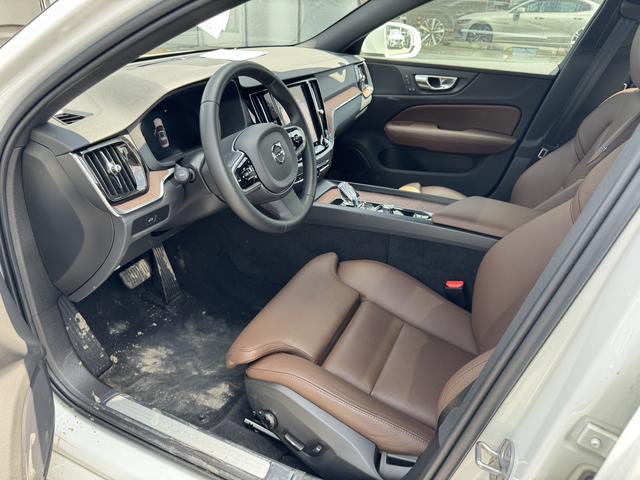 Volvo S60 2025, фото 4