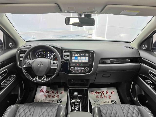 Mitsubishi Outlander 2021, фото 16
