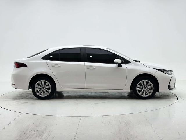Toyota Corolla 2023, фото 9