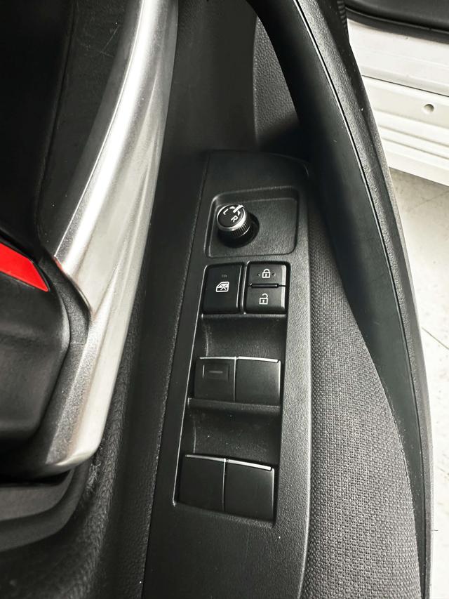 Toyota Corolla 2023, фото 16