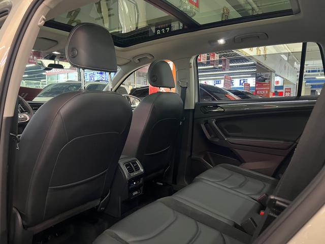 Volkswagen Tiguan 2021, фото 15