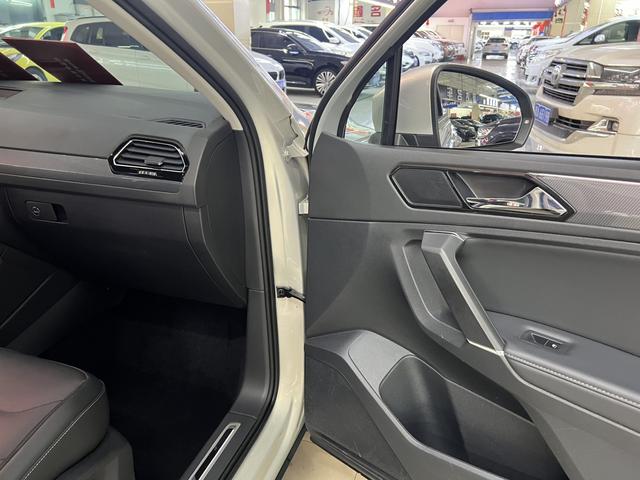 Volkswagen Tiguan 2021, фото 16
