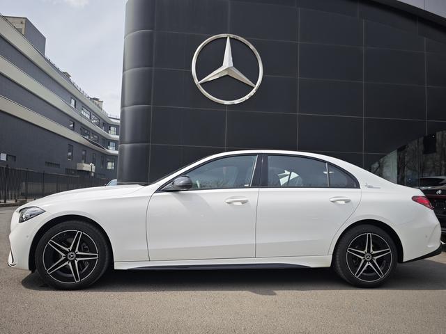 Mercedes-Benz C-Class 2025, фото 4