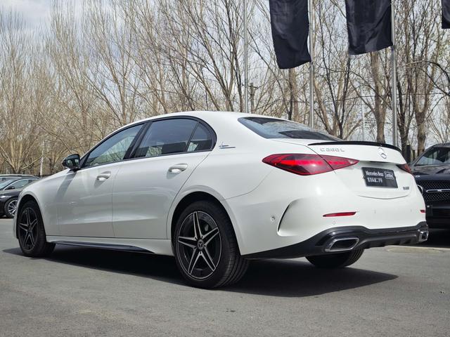 Mercedes-Benz C-Class 2025, фото 5