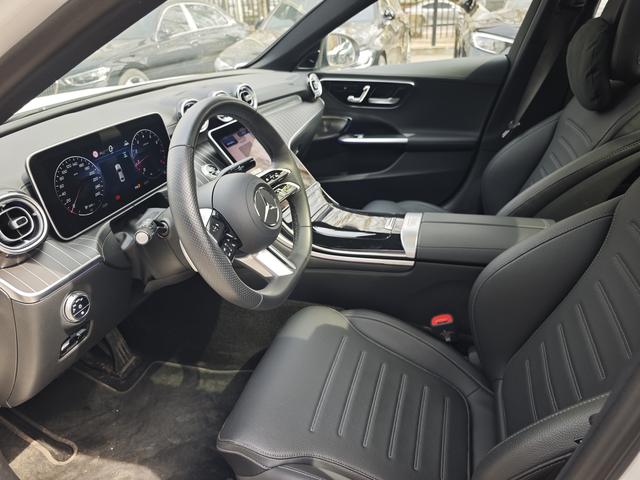 Mercedes-Benz C-Class 2025, фото 8