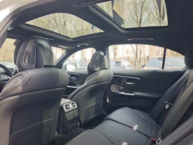 Mercedes-Benz C-Class 2025, фото 10