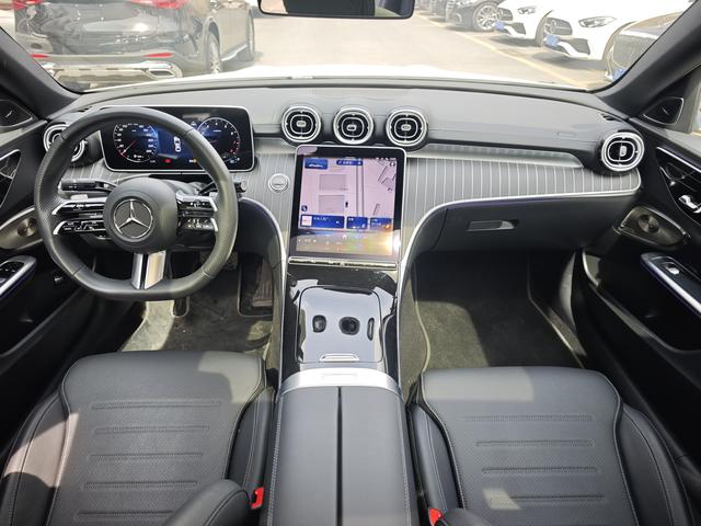 Mercedes-Benz C-Class 2025, фото 12