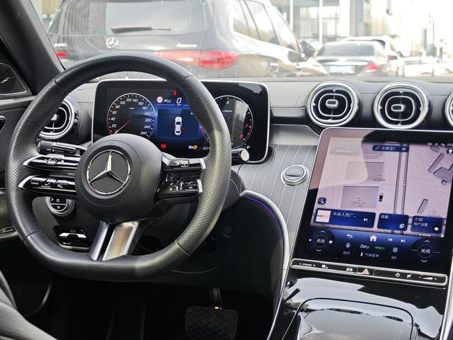Mercedes-Benz C-Class 2025, фото 14