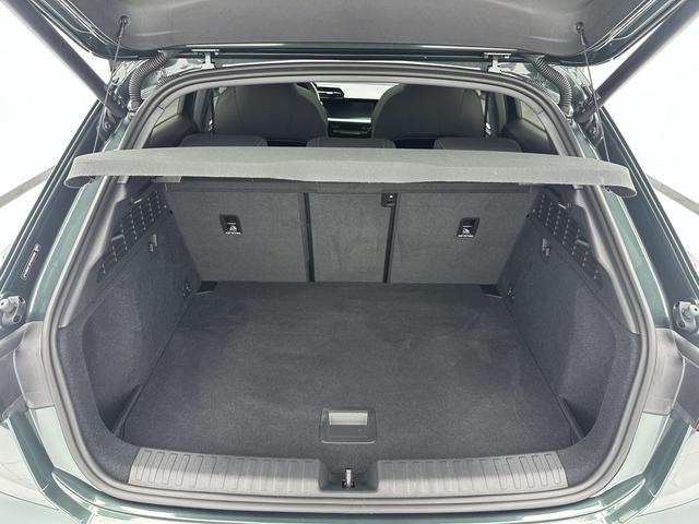Audi A3 2023, фото 17