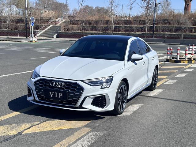 Audi A3 2022, 1.4 л турбо, робот (DCT), передний, пробег 35 000 км — авто из Китая с пробегом