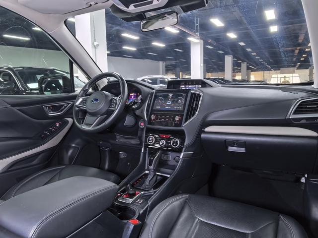 Subaru Forester 2022, фото 16
