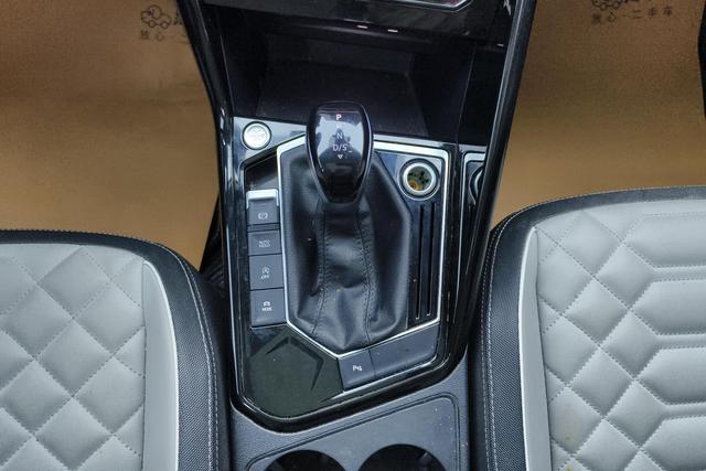 Volkswagen Tayron 2023, фото 16