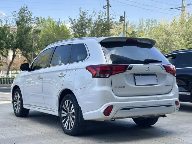 Mitsubishi Outlander 2021, фото 14