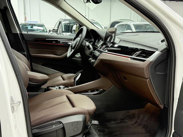 BMW X1 2021, фото 17