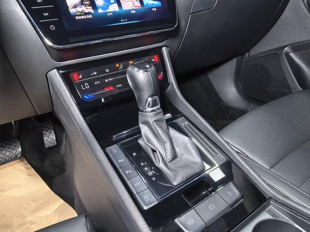 Skoda Superb 2023, фото 17