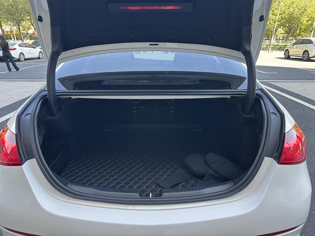 Mercedes-Benz C-Class 2023, фото 15