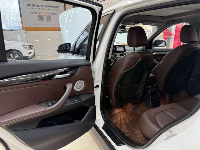 BMW X1 2021, фото 17