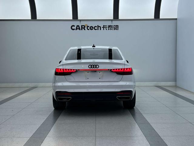 Audi A4L 2022, фото 3