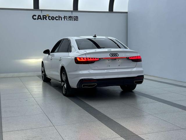 Audi A4L 2022, фото 4