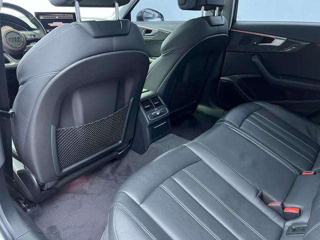 Audi A4L 2022, фото 13