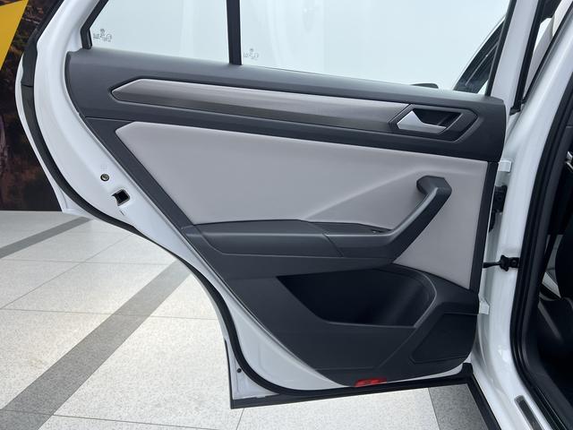 Volkswagen T-Roc 2024, фото 16