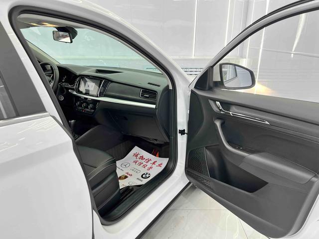 Skoda Kamiq 2023, фото 17