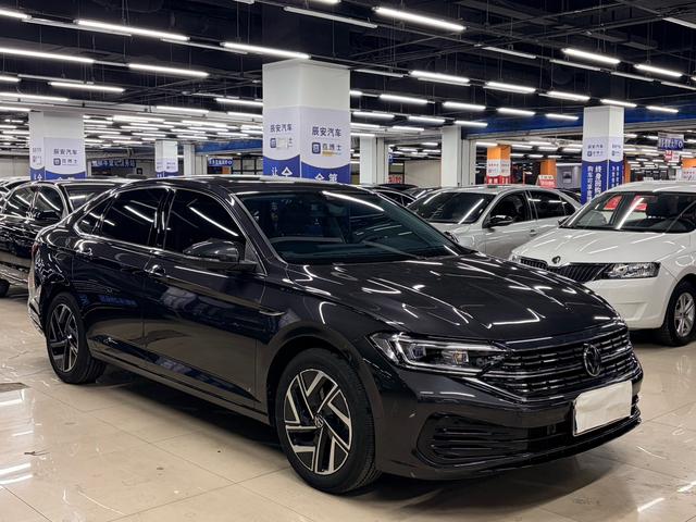 Volkswagen Jetta 2024, фото 2