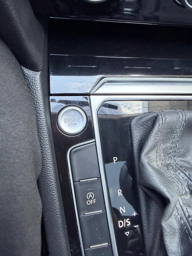 Volkswagen Passat 2023, фото 17