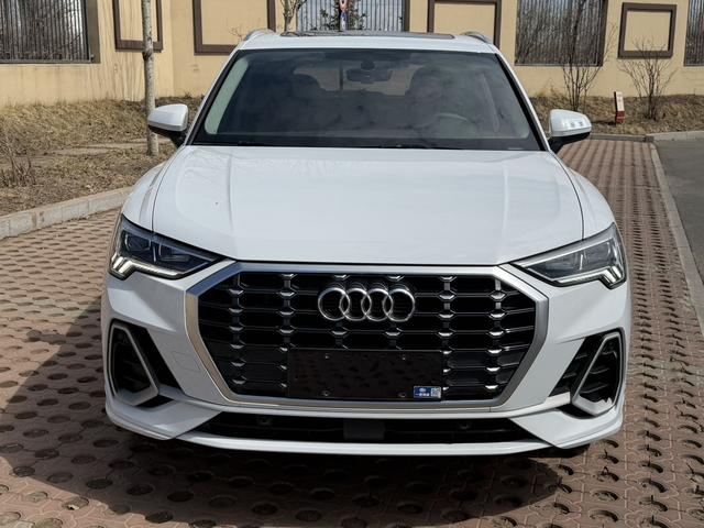 Audi Q3 2022, фото 3