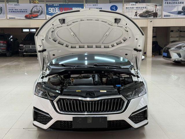 Skoda Octavia 2022, фото 13