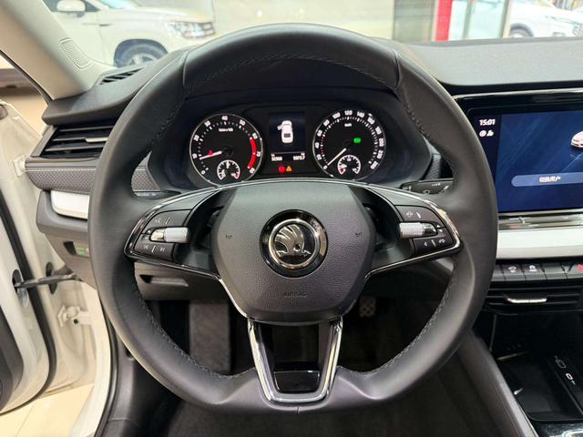 Skoda Octavia 2022, фото 15