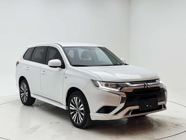 Mitsubishi Outlander 2021, фото 3
