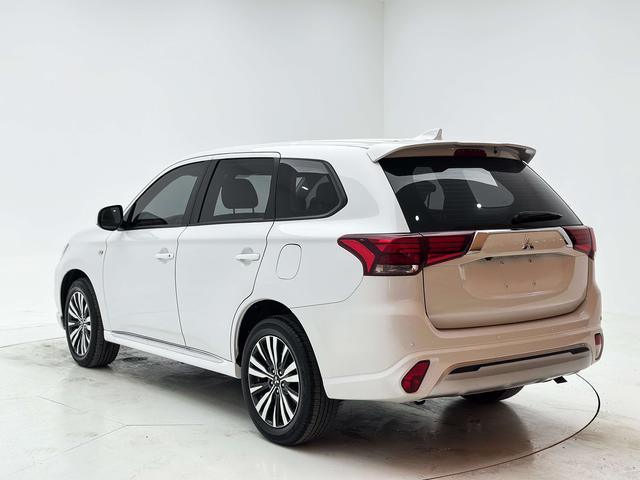 Mitsubishi Outlander 2021, фото 4
