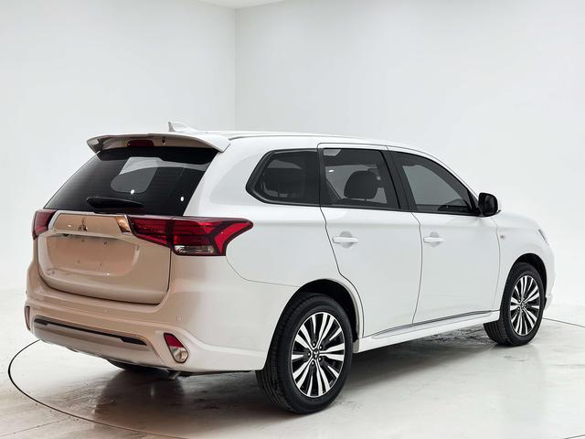 Mitsubishi Outlander 2021, фото 6