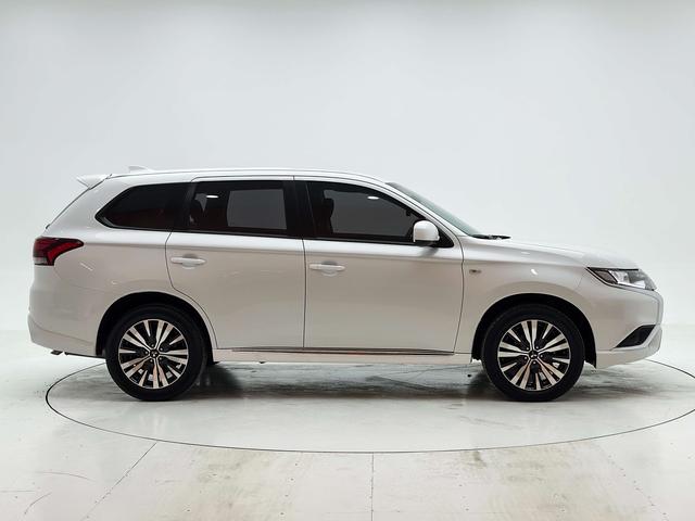 Mitsubishi Outlander 2021, фото 9