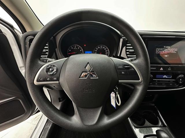 Mitsubishi Outlander 2021, фото 11