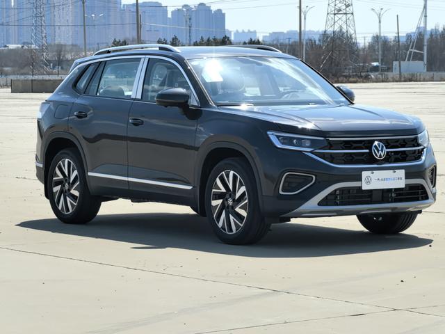 Volkswagen Tayron 2025, фото 3