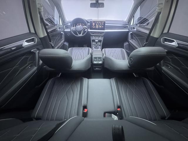 Volkswagen Tiguan 2023, фото 14