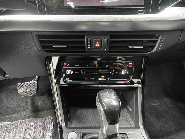 Volkswagen Passat 2023, фото 17