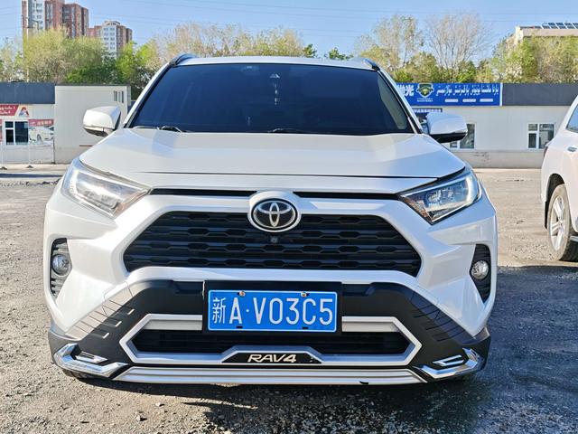 Toyota RAV4 2021, фото 2