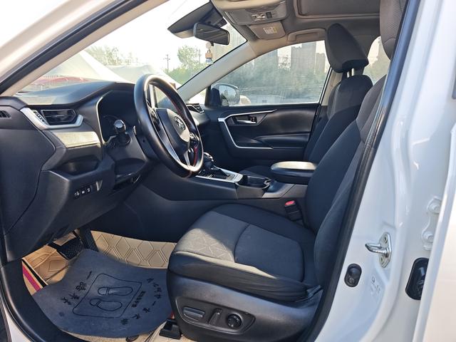 Toyota RAV4 2021, фото 4