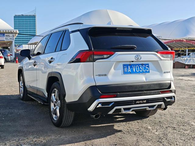 Toyota RAV4 2021, фото 9